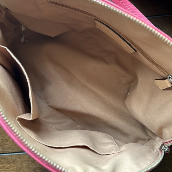 🌸END OF SUMMER SALE 🌸Pretty in Pink! Coach Bag with shoulder and hand straps - Picture 7 of 9